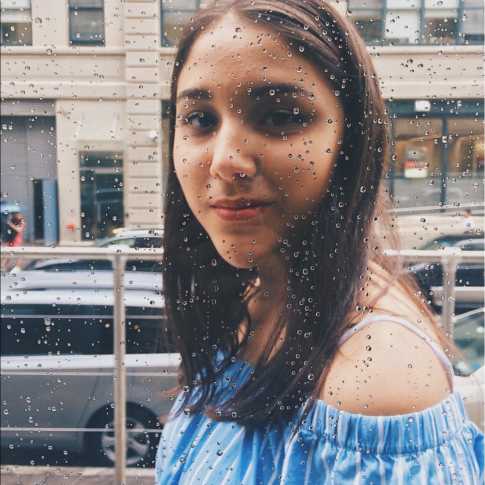 Meet your Posher, Andrea