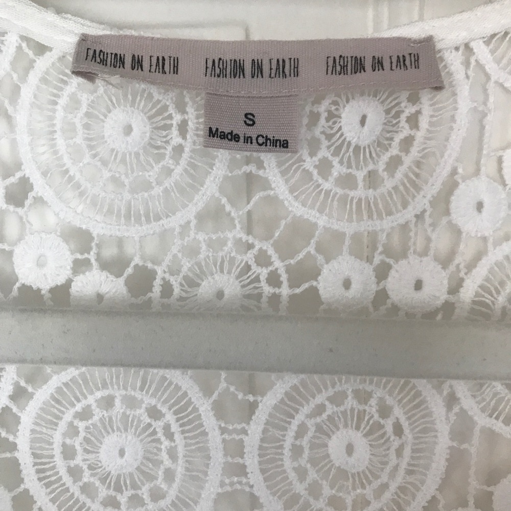 🌟New🌟Great beach cover up! - Picture 2 of 3