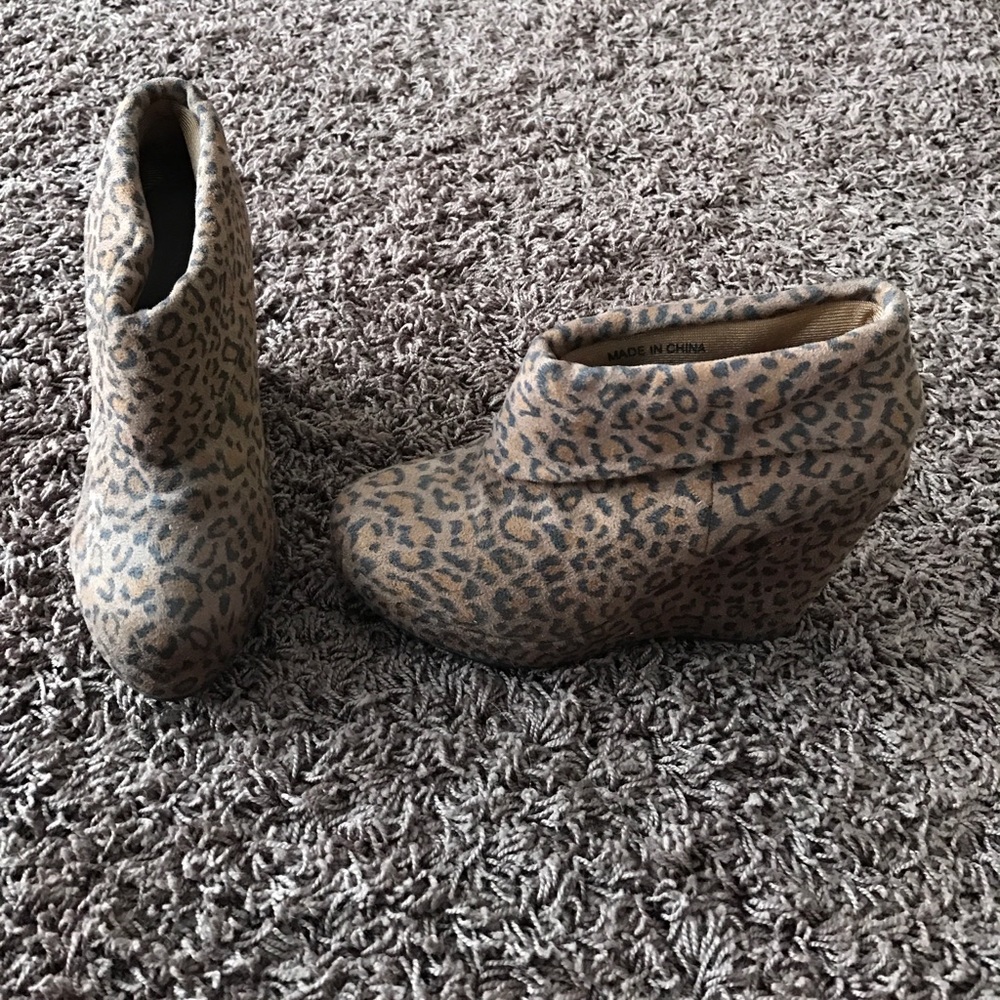 Leopard print booties from forever 21. Size 9
