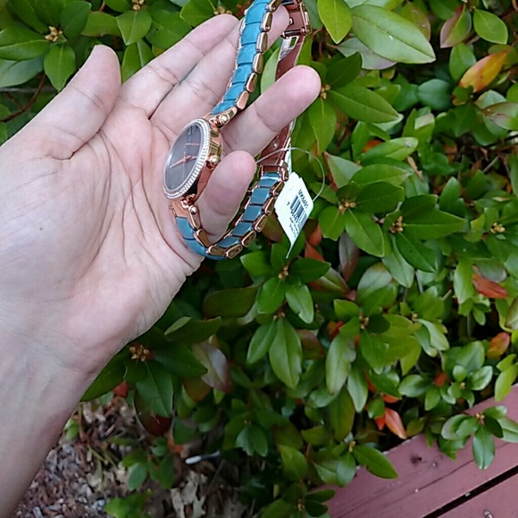 Hold MK blue mother of pearl face &rose gold watch - Picture 4 of 4