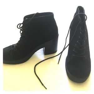 Topshop lace up suede ankle boots; like new