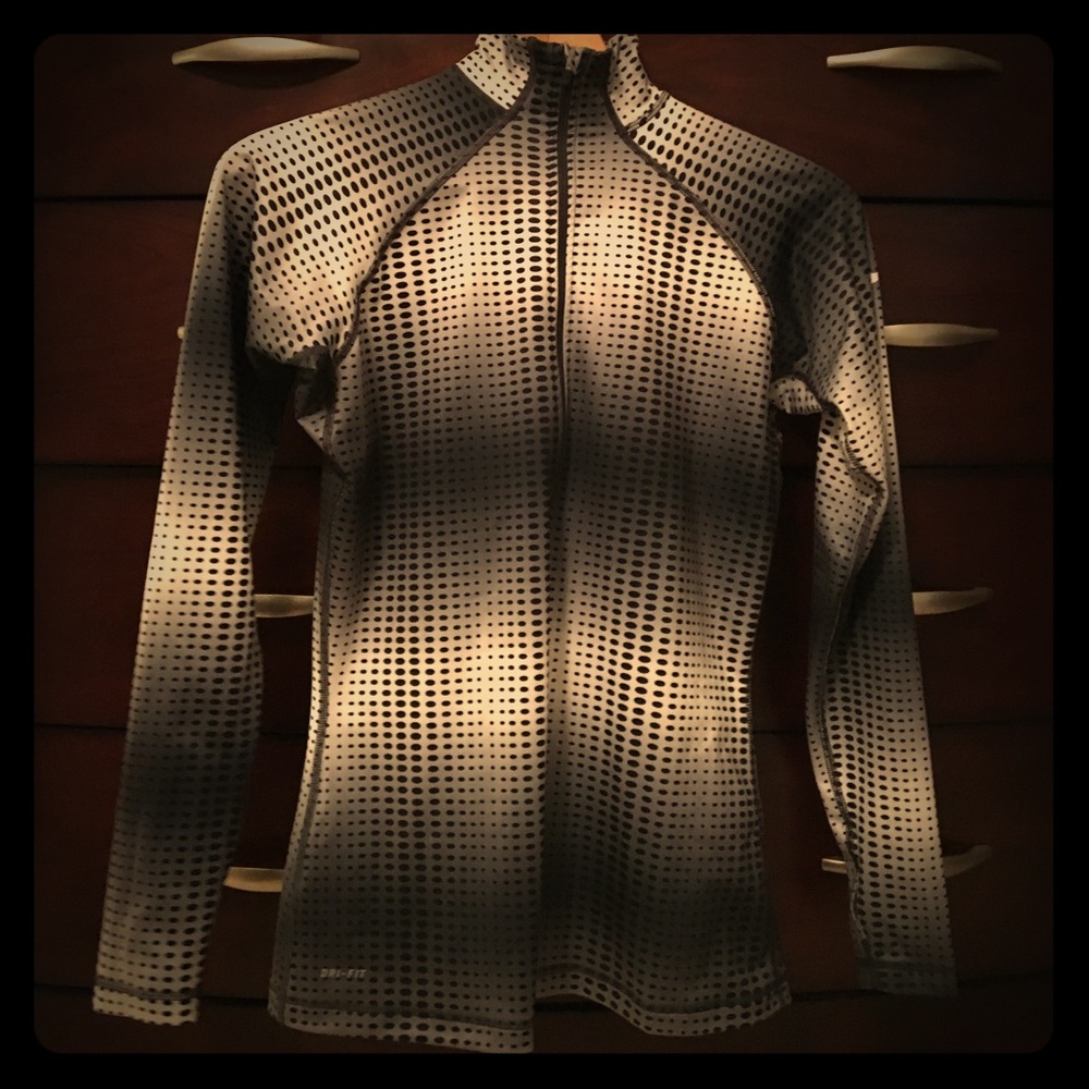 Nike pro running half zip top