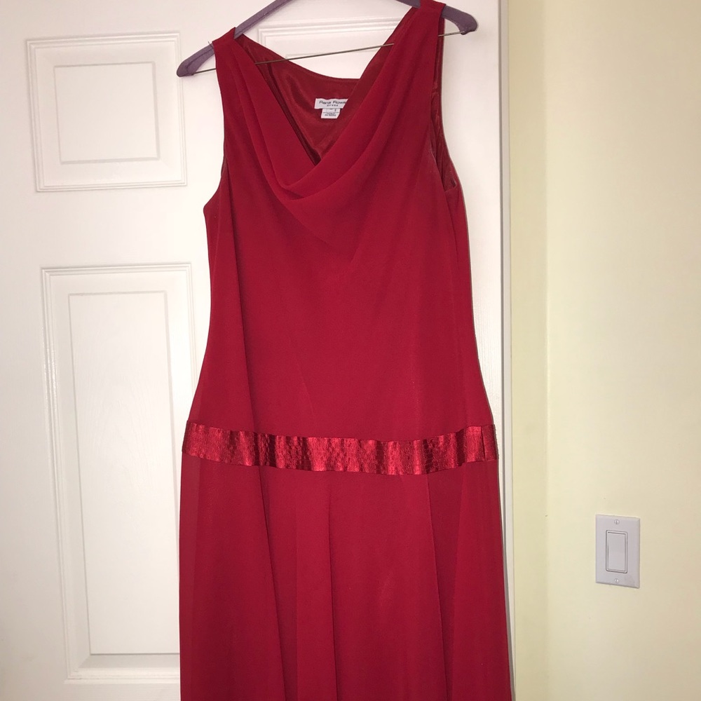 Red scoop neck tank top dress
