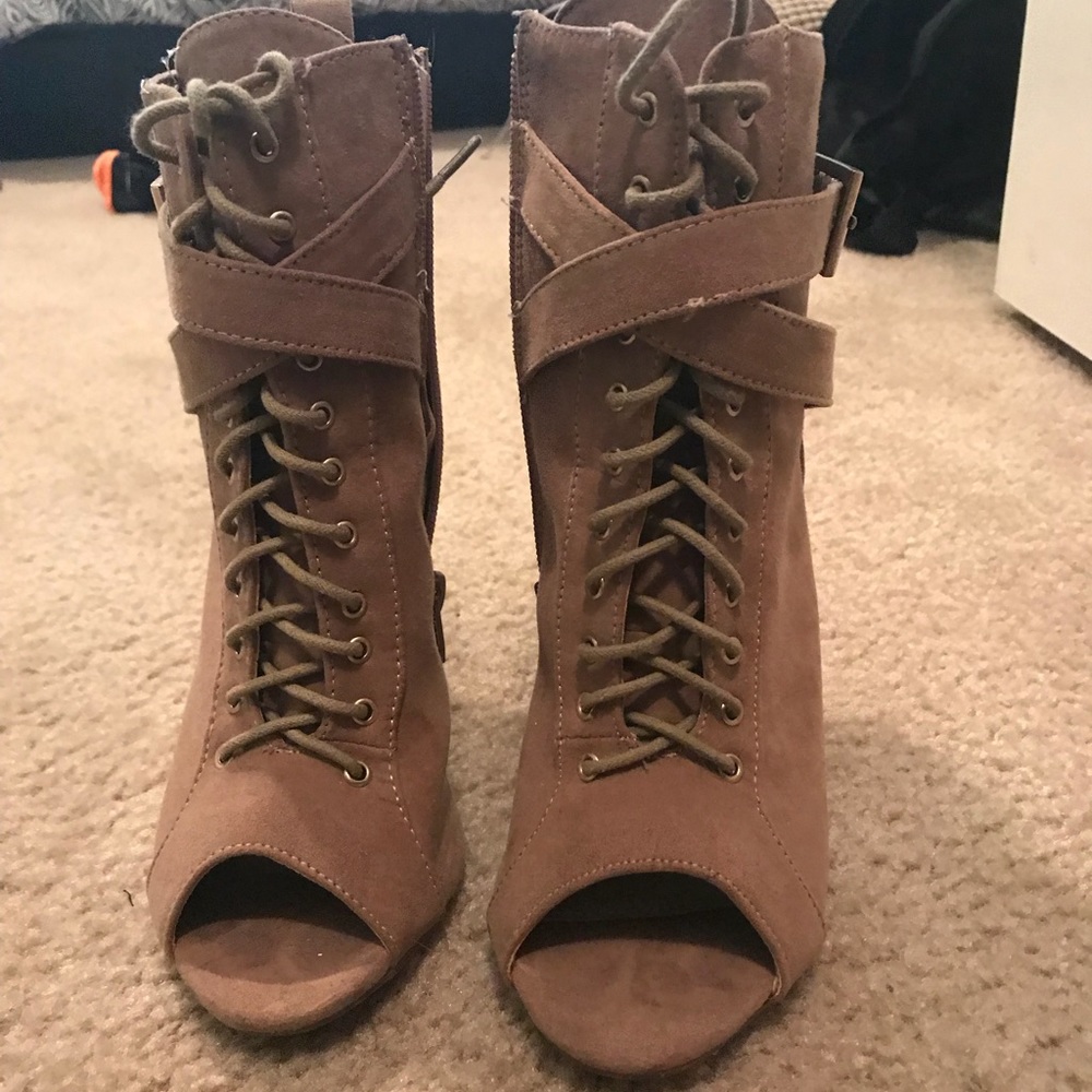 Lace-Up Opened Toe Ankle Booties