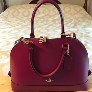 ❤️Plum Coach Purse❤️