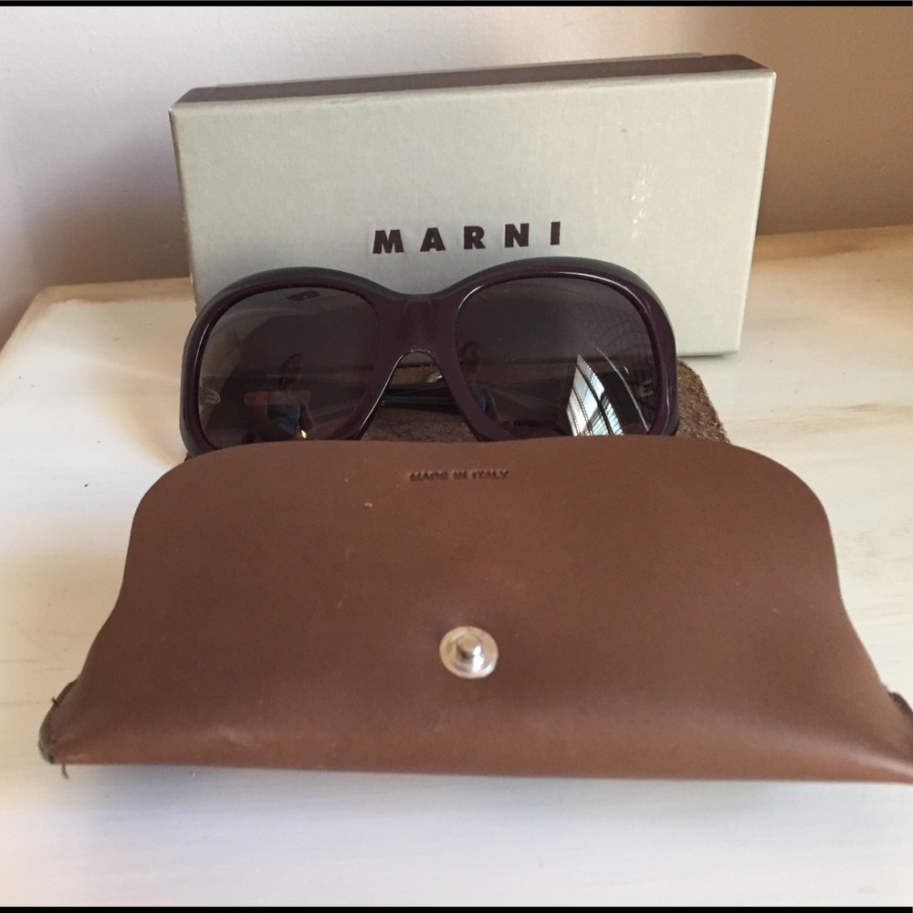 Marni Oversized Sunglasses - Picture 2 of 7