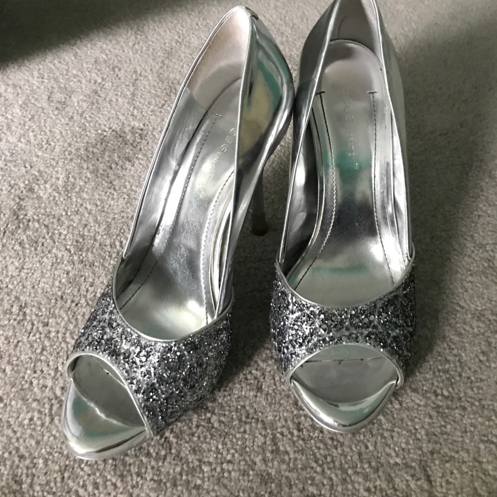SILVER SPARKLE BCBG HEELS