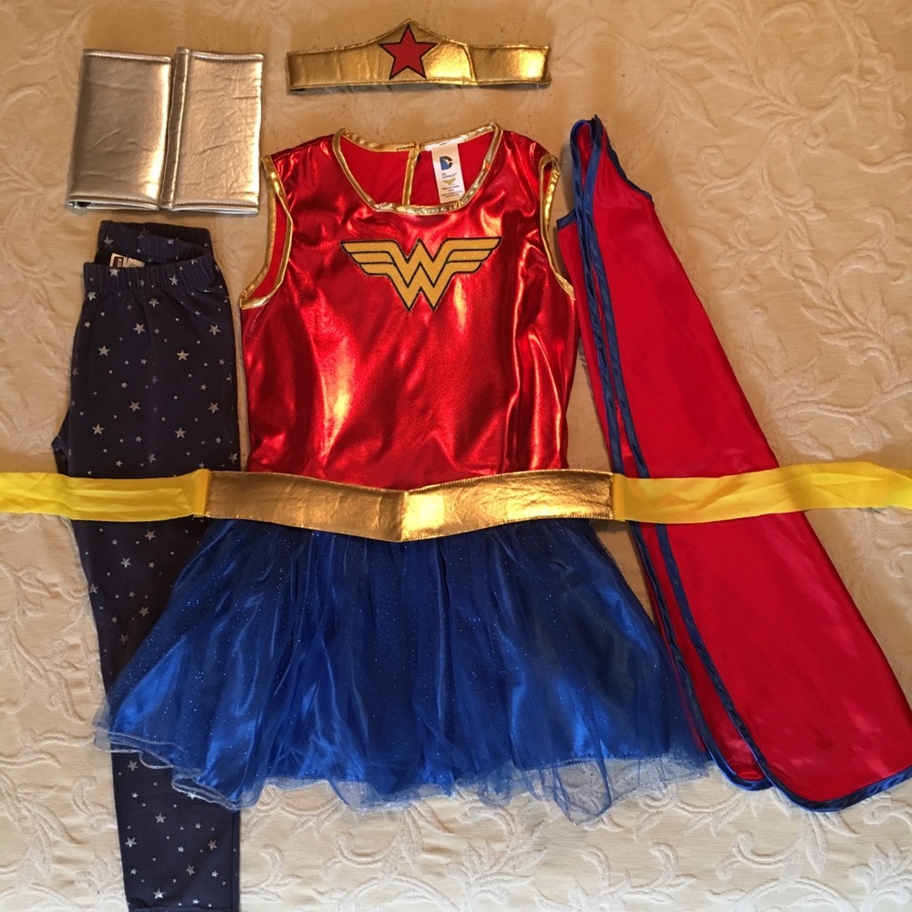 DC Comics Wonder Woman Costume, Girls size 8-10