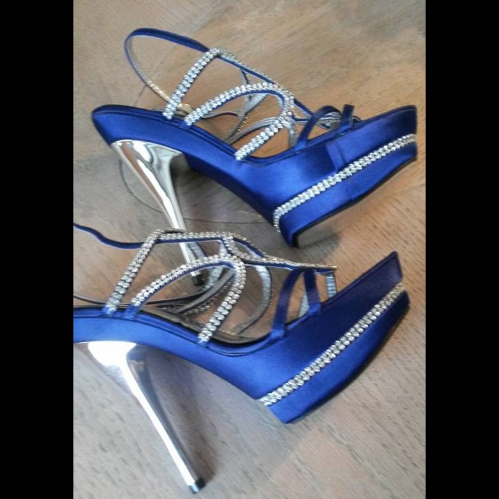 New blue  satin heels 💙