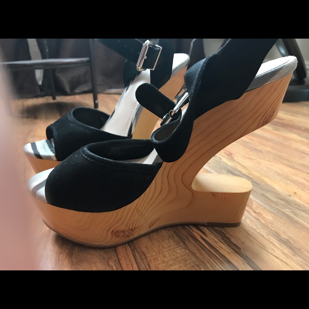 BCBG shoes size 7