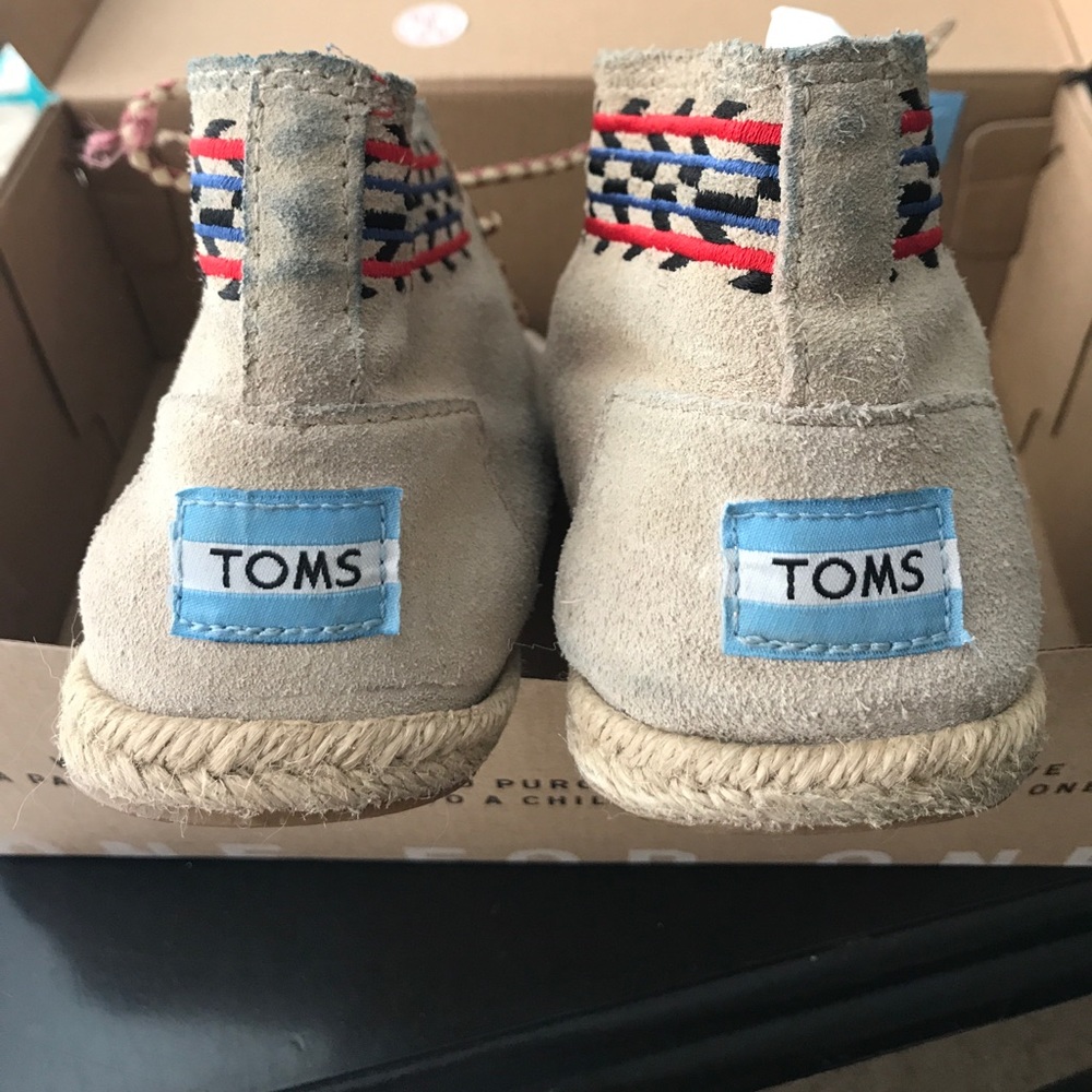 TOMS Aztec print