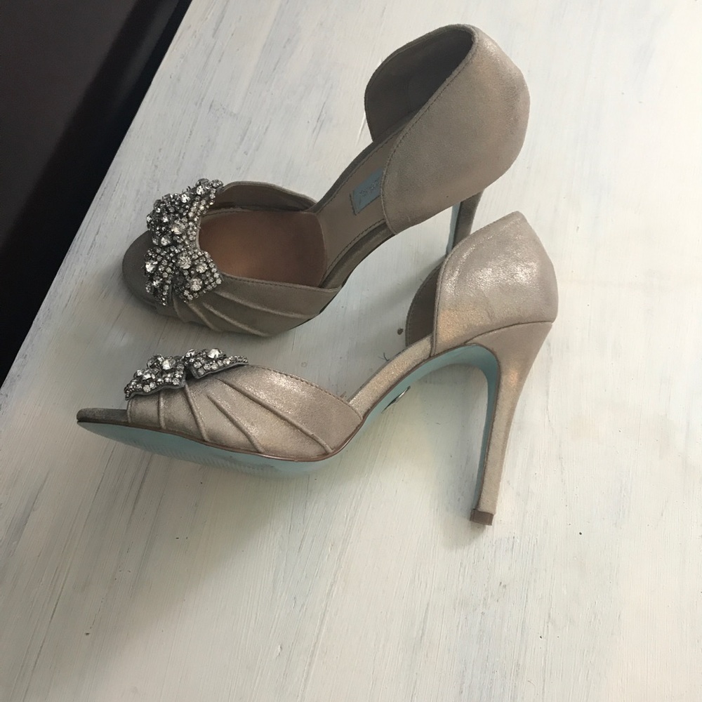 Betsey Johnson Blue rhinestone bow shoe