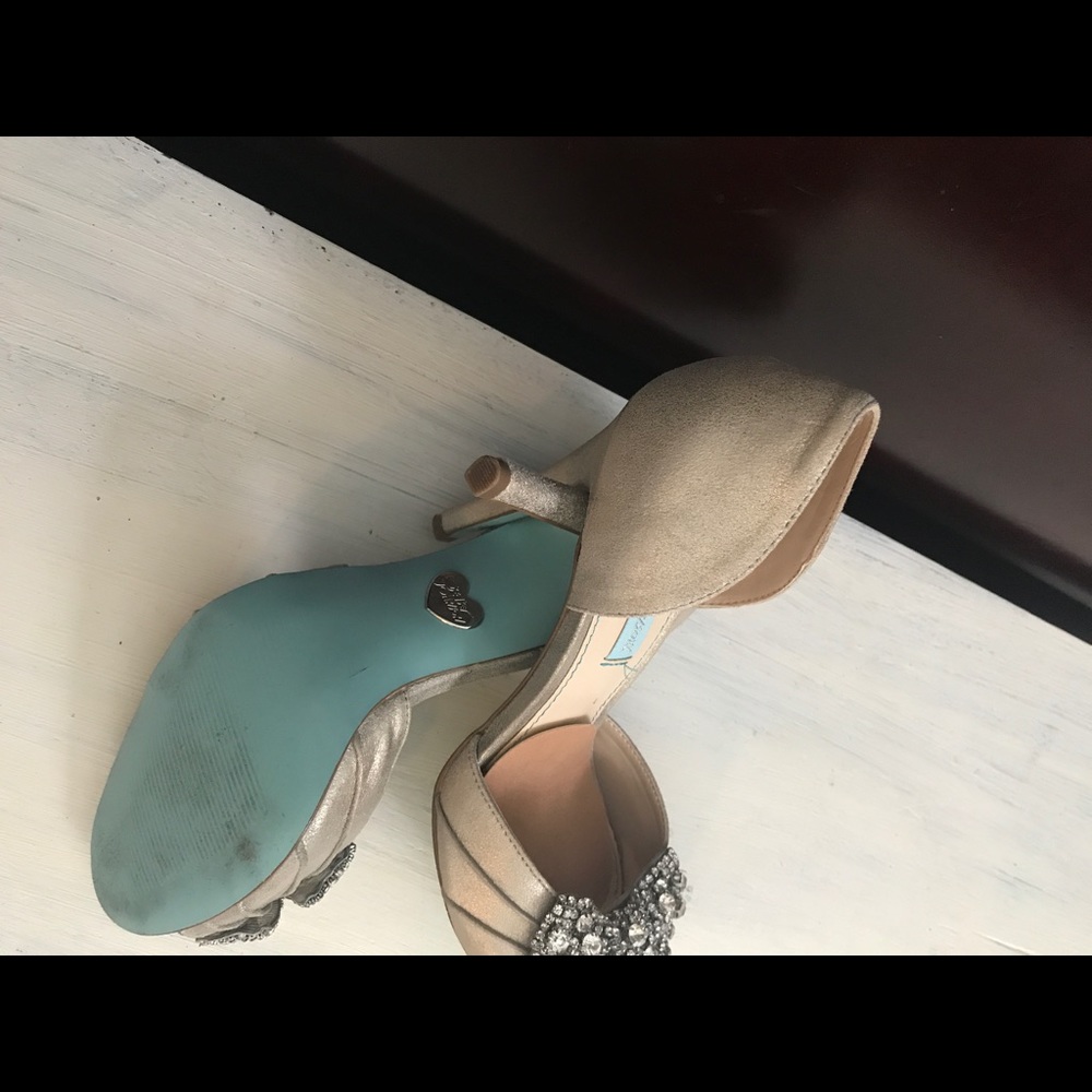 Betsey Johnson Blue rhinestone bow shoe - Picture 4 of 5