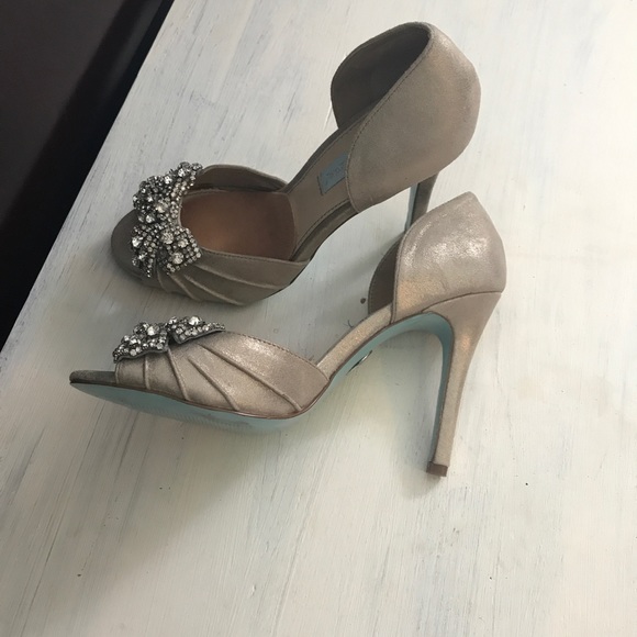 Betsey Johnson Shoes - Betsey Johnson Blue rhinestone bow shoe