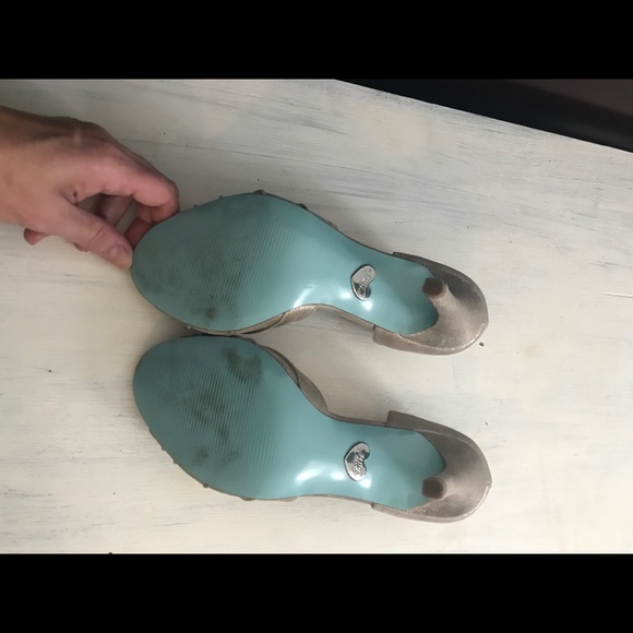 Betsey Johnson Blue rhinestone bow shoe - Picture 3 of 5