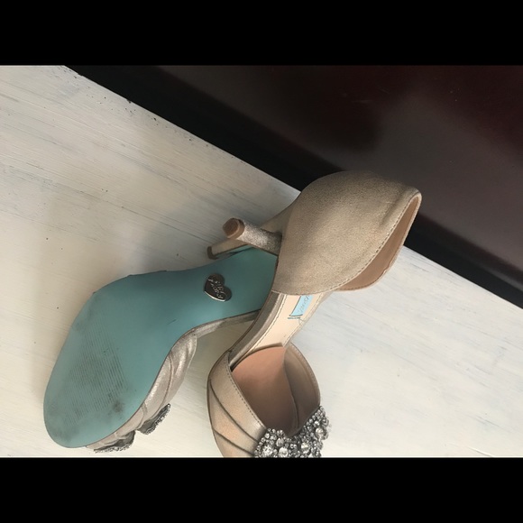 Betsey Johnson Blue rhinestone bow shoe - Picture 4 of 5