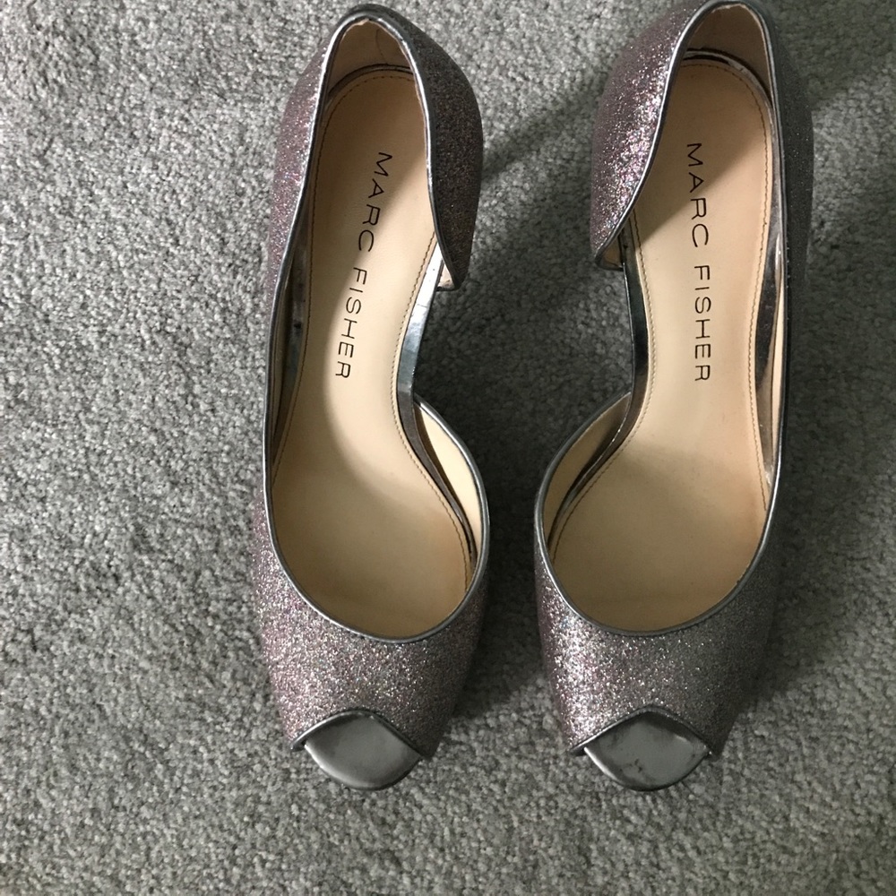 Beautiful Rainbow glitter MARC FISHER HEELS!