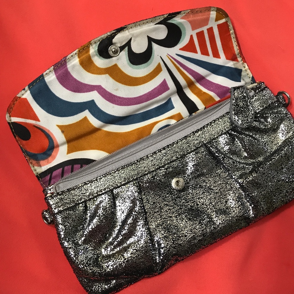 Silver clutch