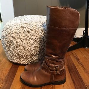100% leather Coconut Boots.