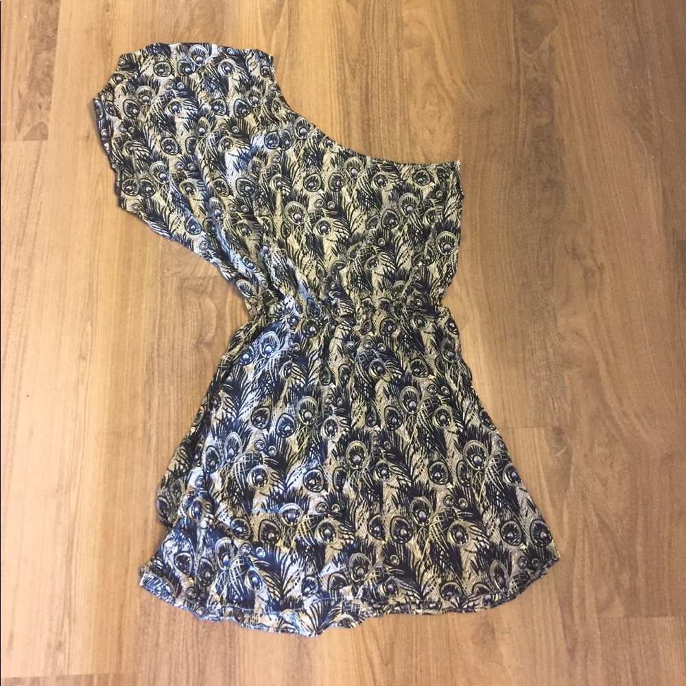 One shoulder dress