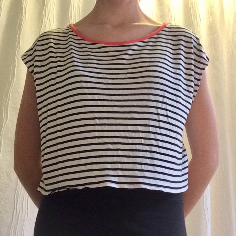 H&M black and white striped t-shirt