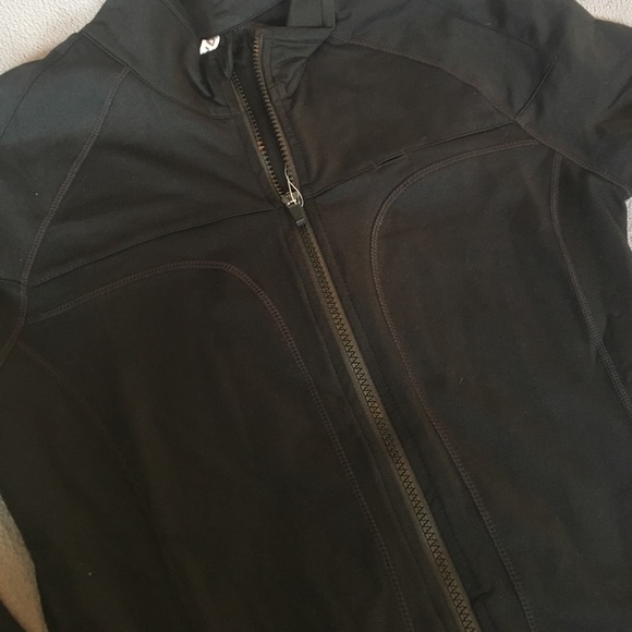 NWT Fabletics jacket. Size S. - Picture 2 of 5