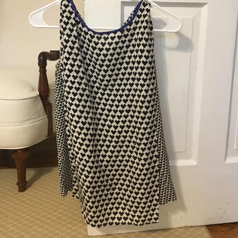 Max Mara Black and White printed sleeveless top