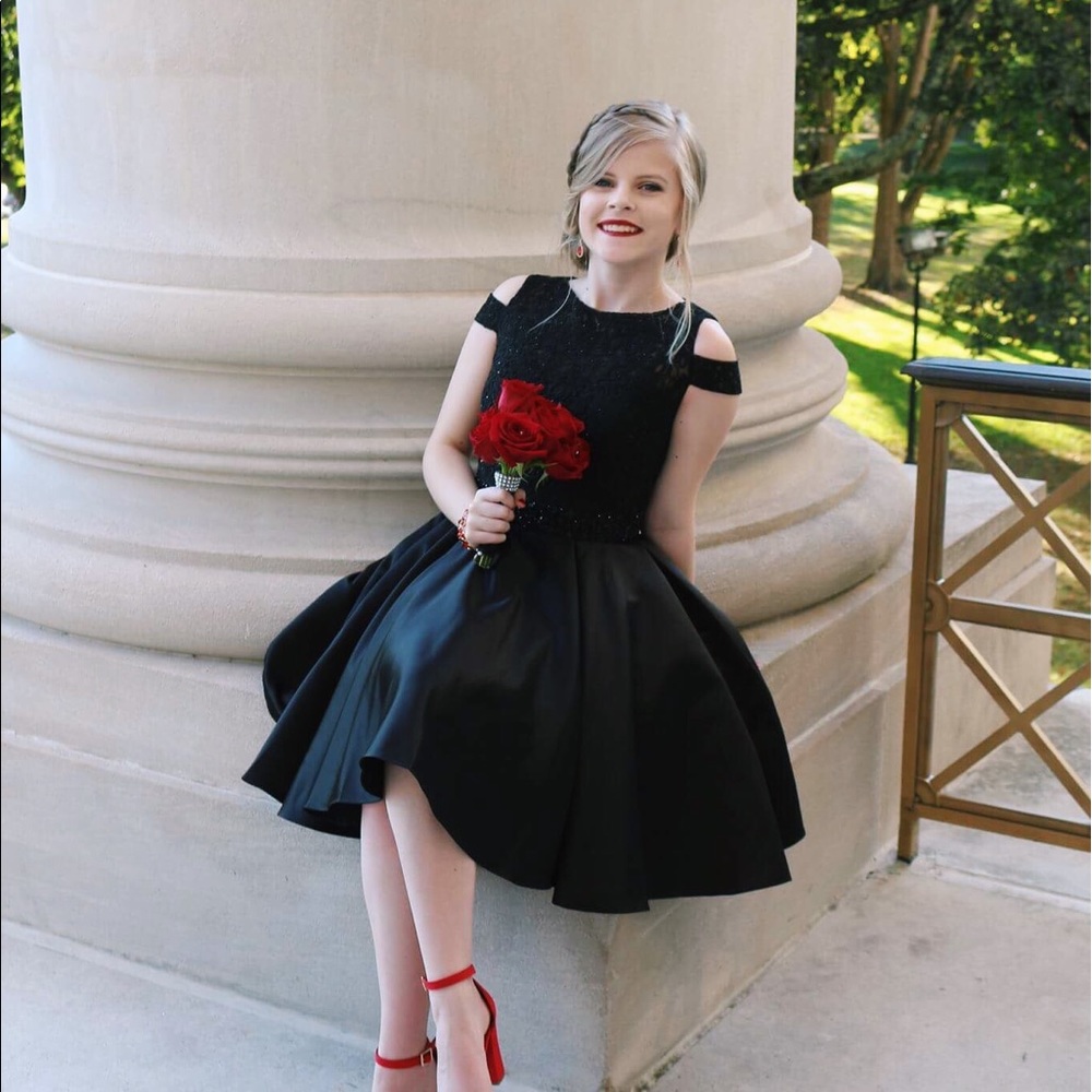 Meet your Posher, Holly