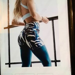 Nikki Blackketter Gymshark Leggings M