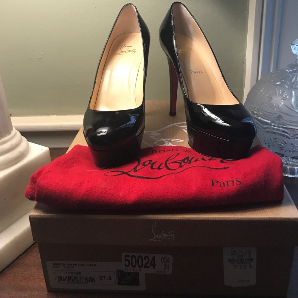 worn less than 5 X- they are in fantastic shape!