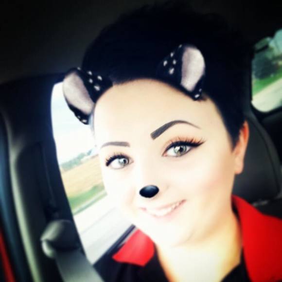 Meet your Posher, Gabrielle - Picture 1 of 1