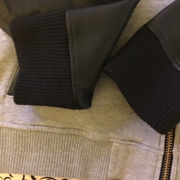 Jacket - Picture 4 of 4