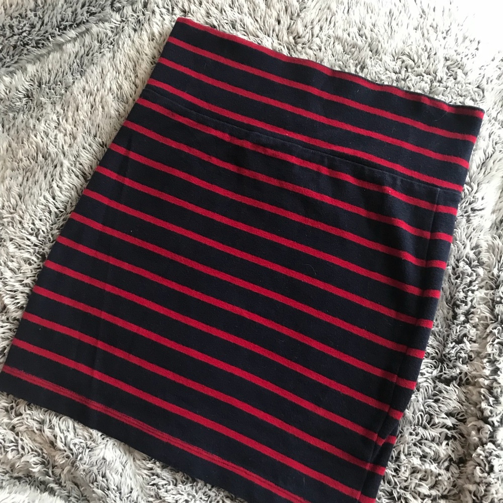 Striped bodycon skirt!