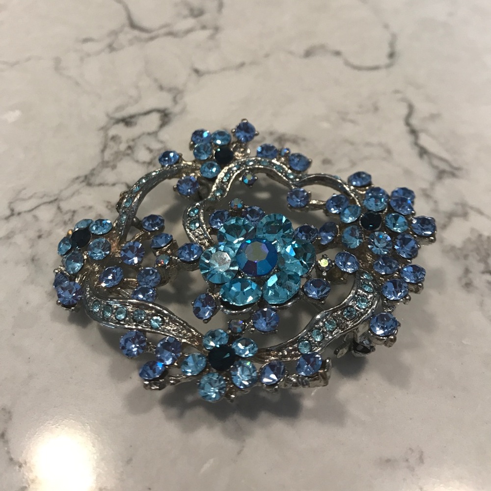 Brooch
