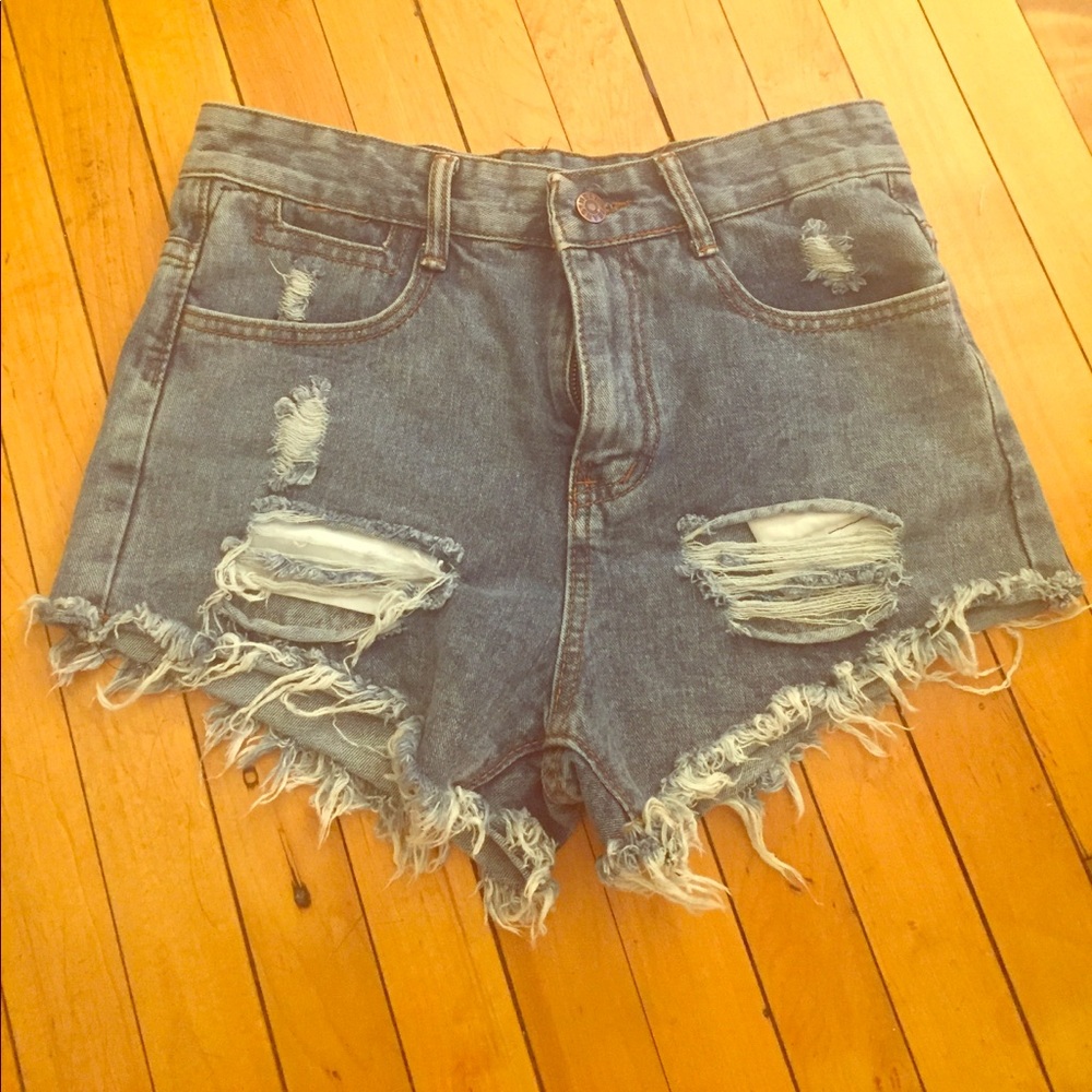 Cut off high rise denim shorts Size: Small