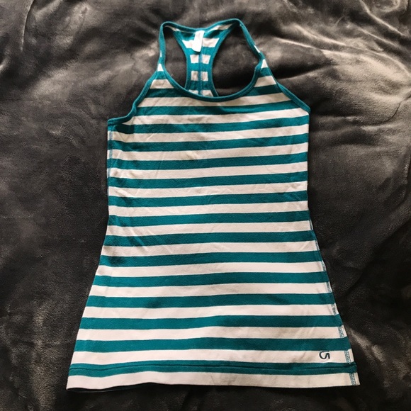 Gap fit workout tank top - Picture 1 of 3