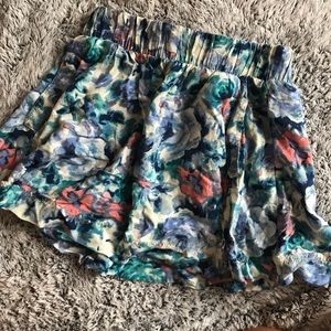 Cute mini skirt with pockets!