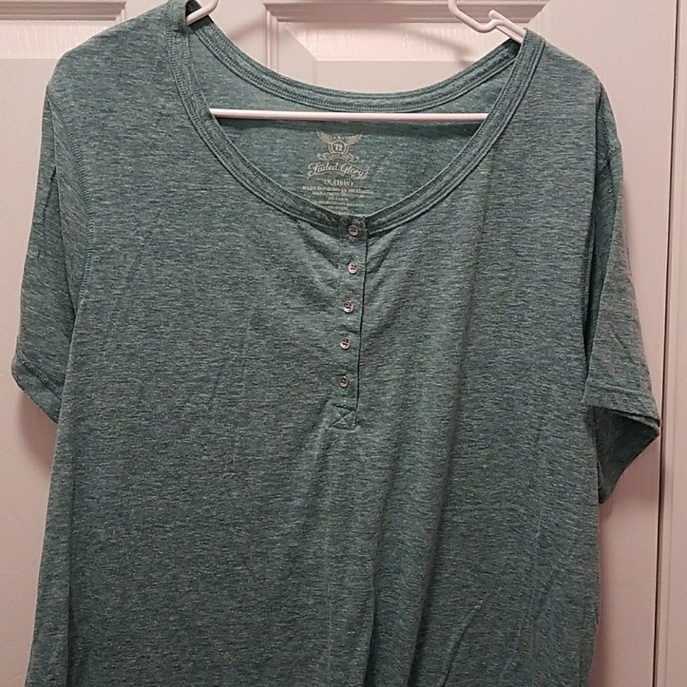 Tee shirt