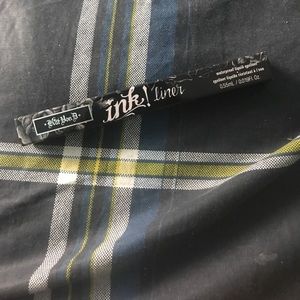 Kat von d ink liner!