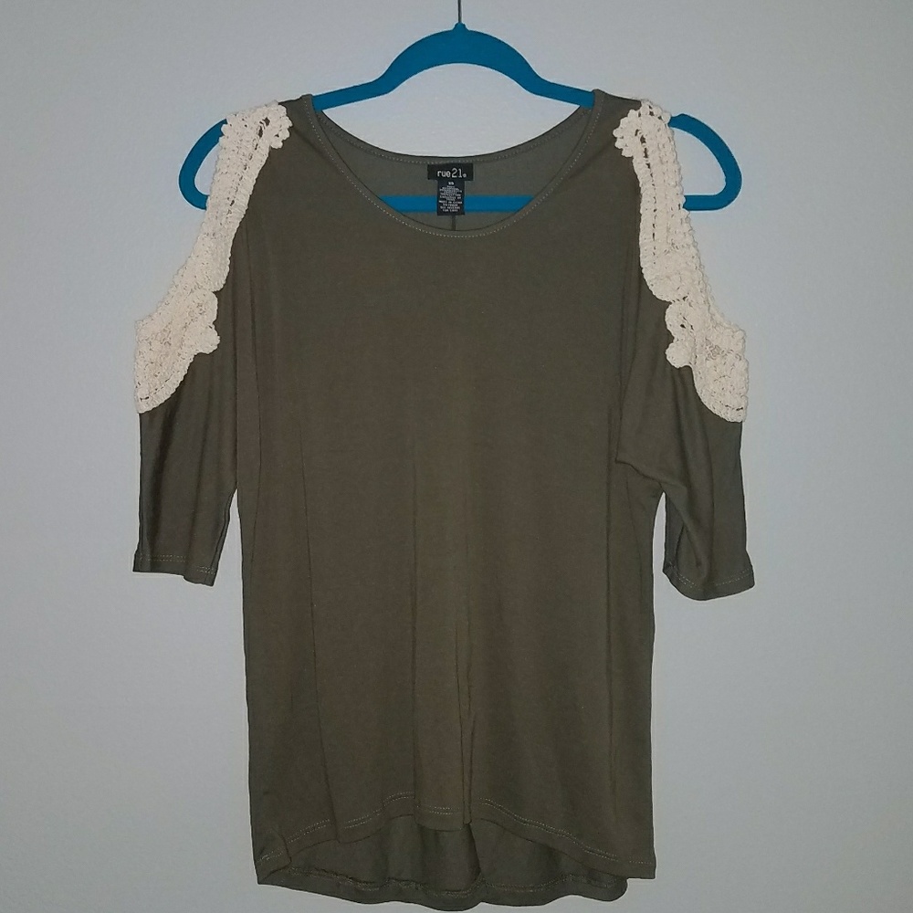 CROCHET COLD SHOULDER TOP!
