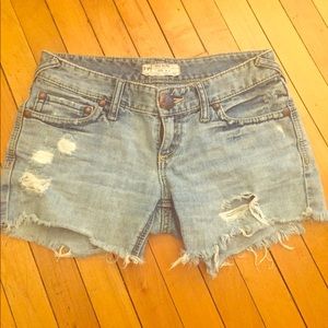 Free people mid-rise cut off shorts. Size 25