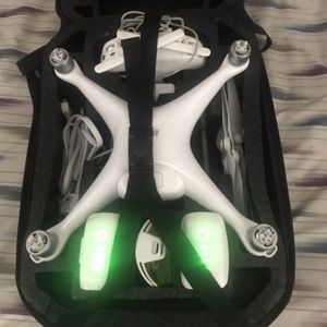 Dji phantom 4 W/ extras