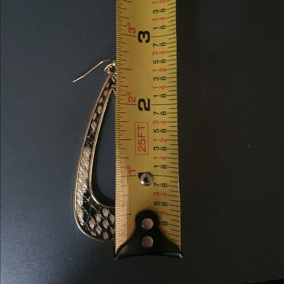 Snake pattern earrings - Picture 4 of 4