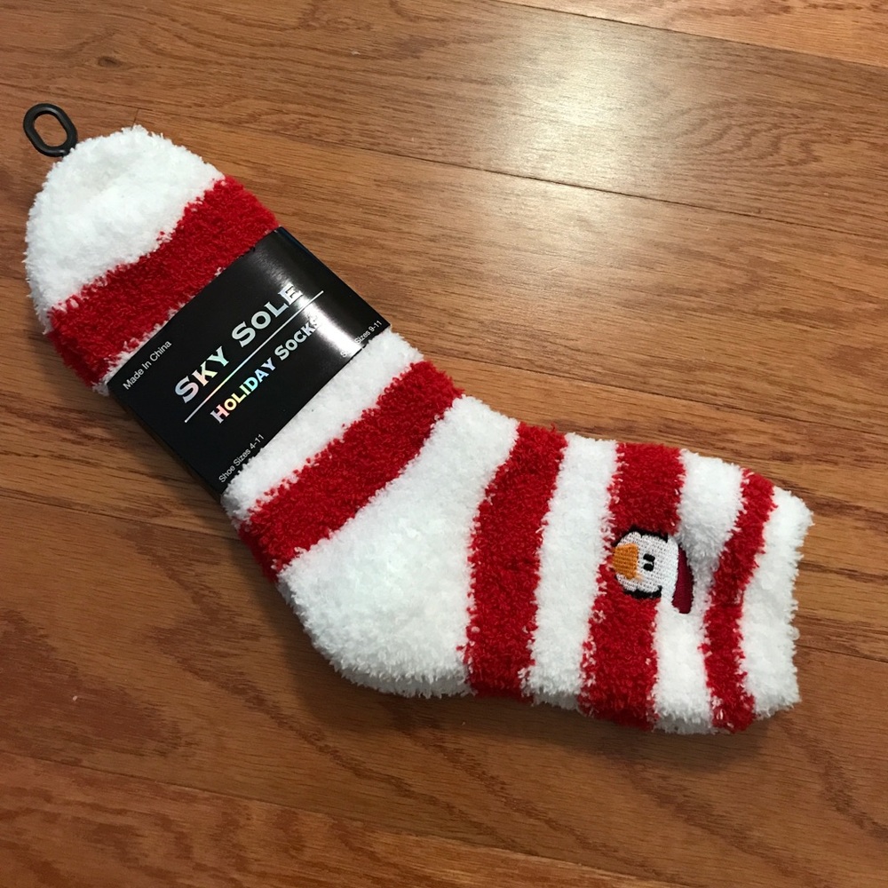 New striped holiday socks w/penguin