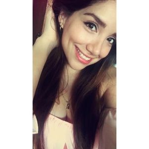 Meet your Posher, Carolina