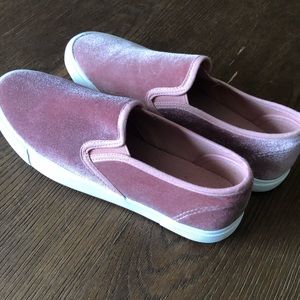 Quipid Velvet Size 6 - Mauve New With Tags