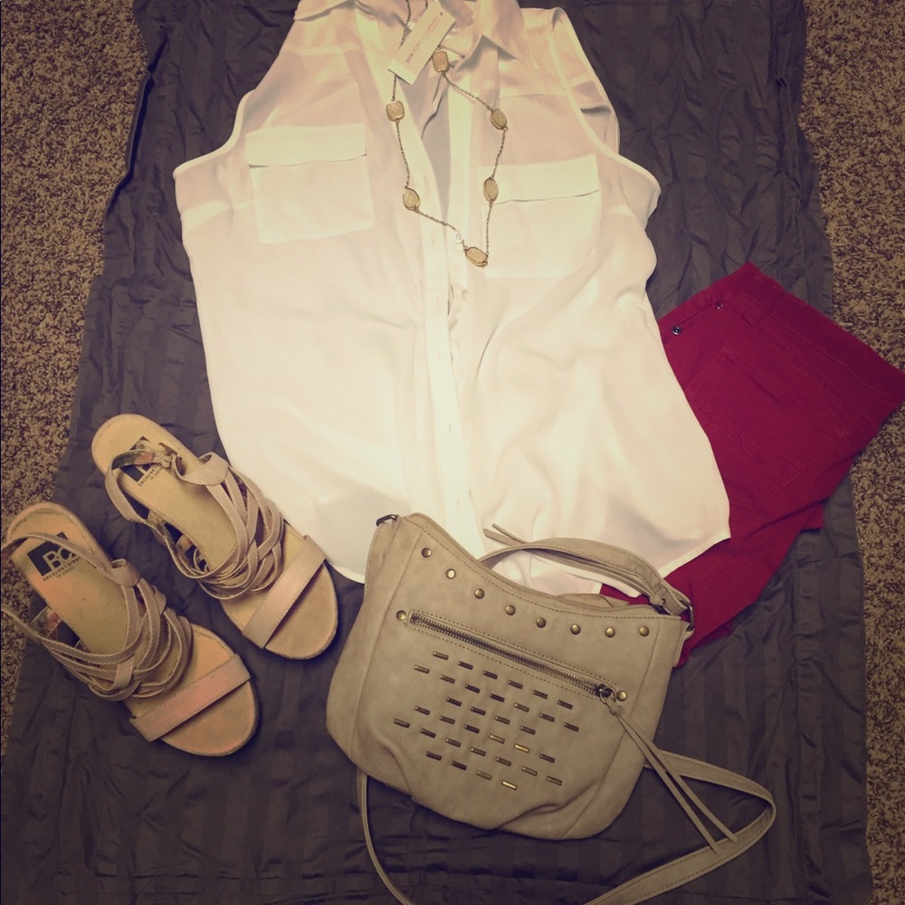 Button up sleeveless blouse