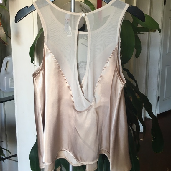 beautiful silk top - Picture 2 of 2