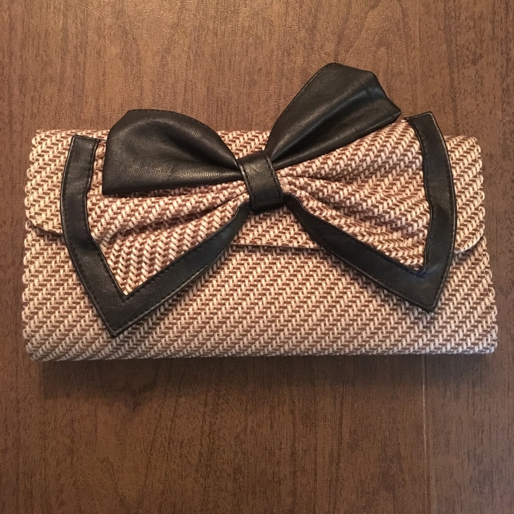 NWOT JustFab Clutch