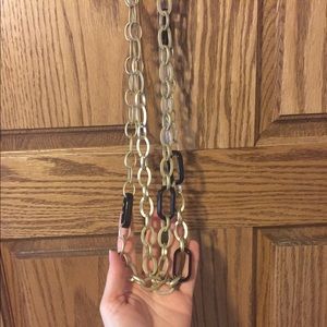 ♦️Brushed nickel and black chain necklace.